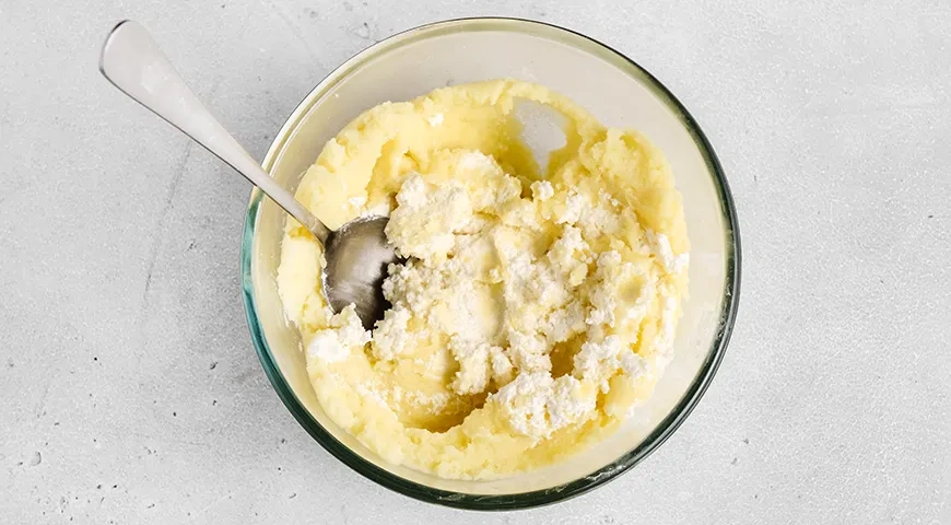 Ватрушки с картофелем и творогом: шаг 4