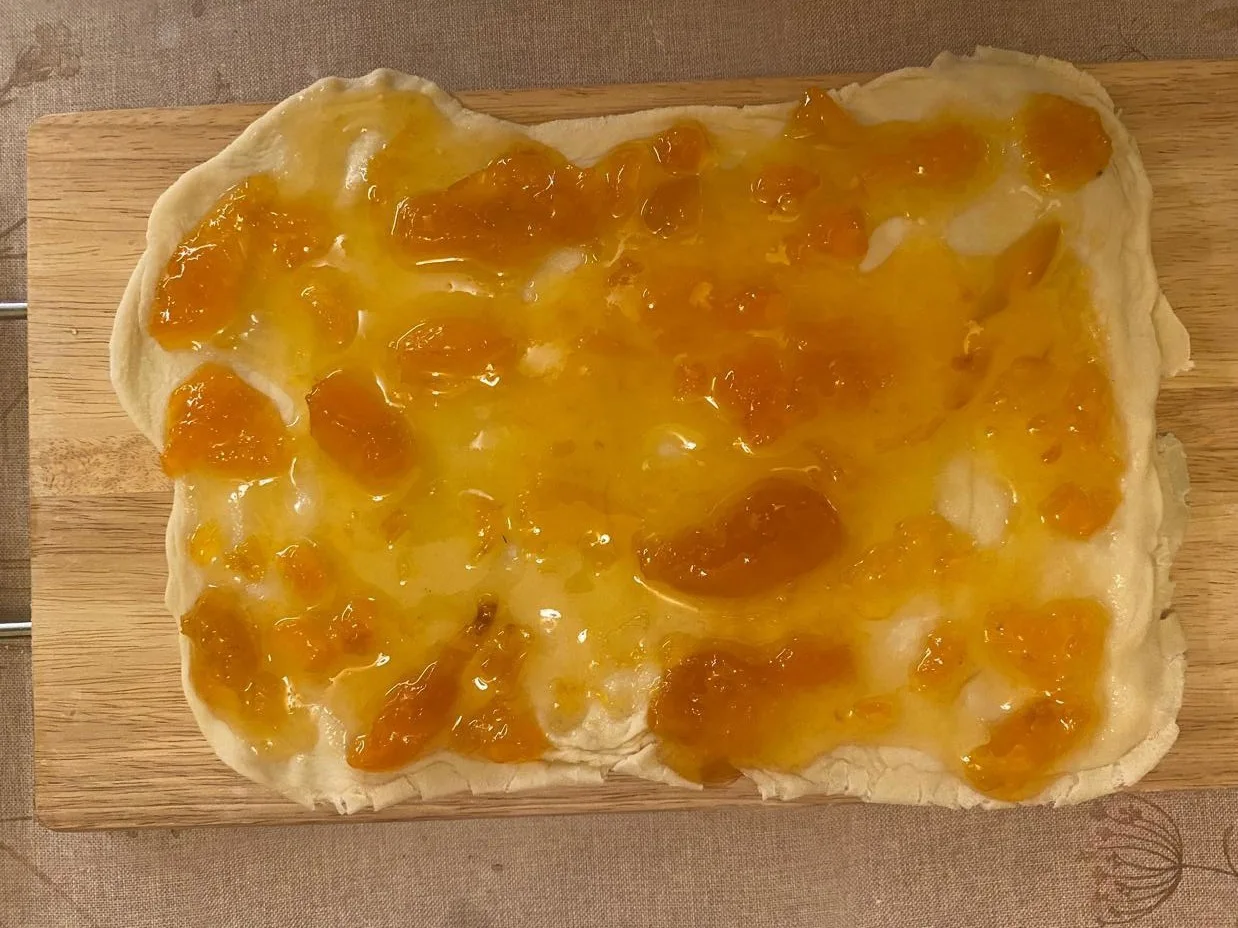 Шаг 4: Веночек абрикосовый из слоеного теста