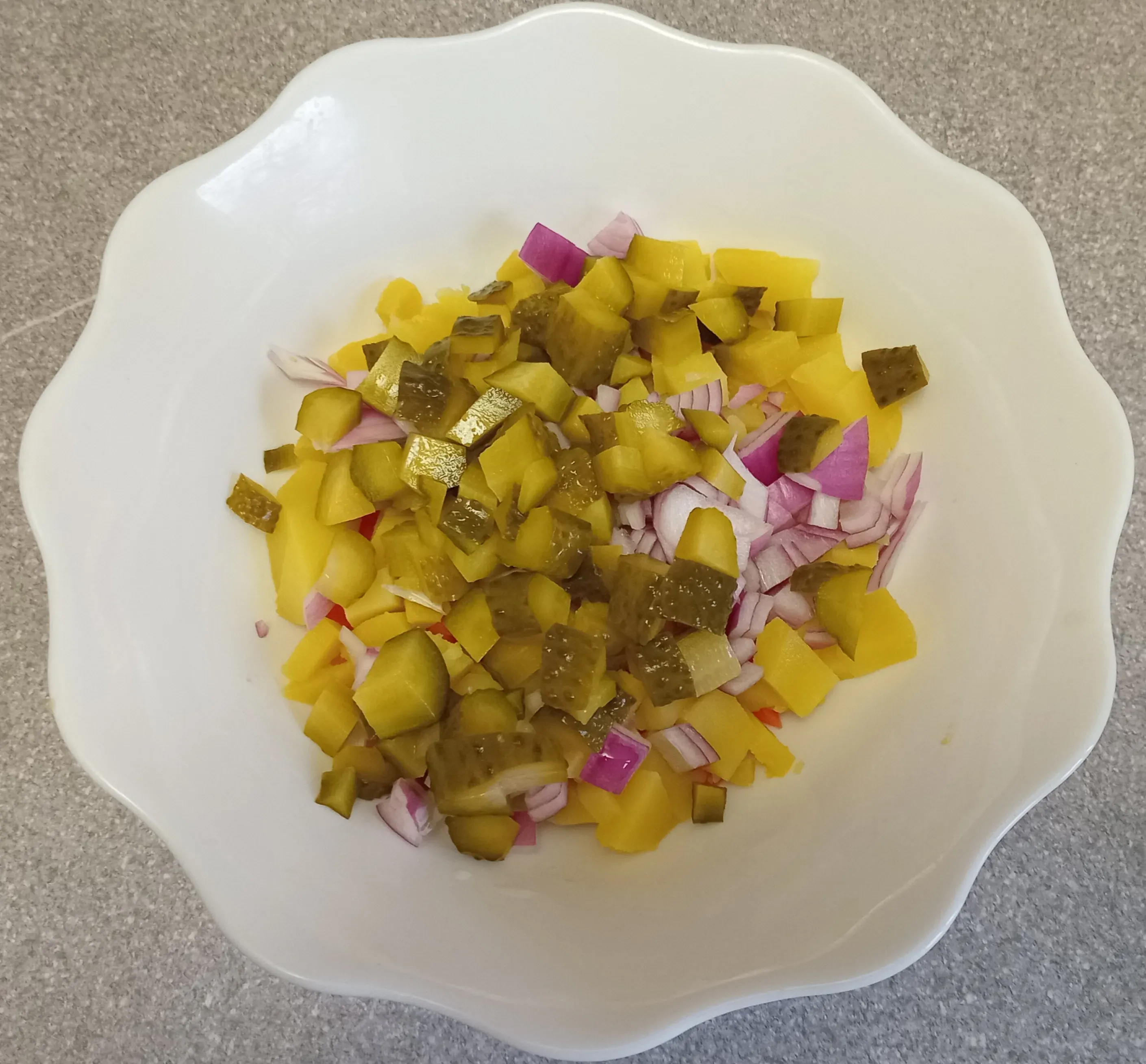 Винегрет с красным луком и зеленью: шаг 4