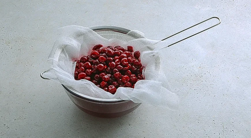 Вишневая настойка на водке и бренди: шаг 4