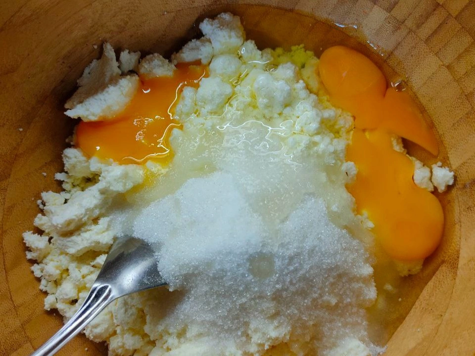 Шаг 4: Воздушная творожная запеканка