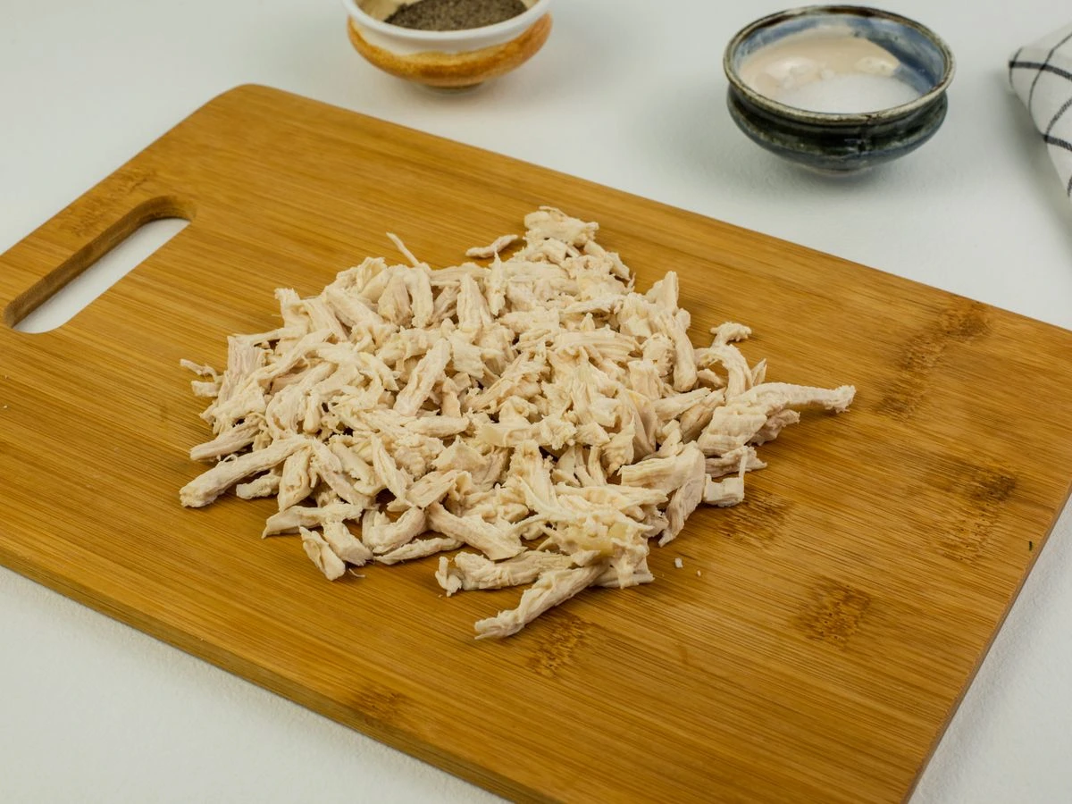 Шаг 4: Закуска из лаваша с курицей и плавленым сыром