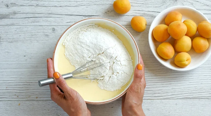 Заливной пирог с абрикосами: шаг 4