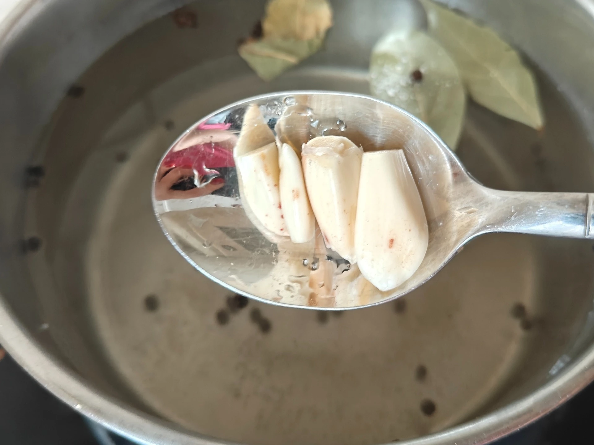 Шаг 4: Запеченный гусь с апельсинами и яблоками