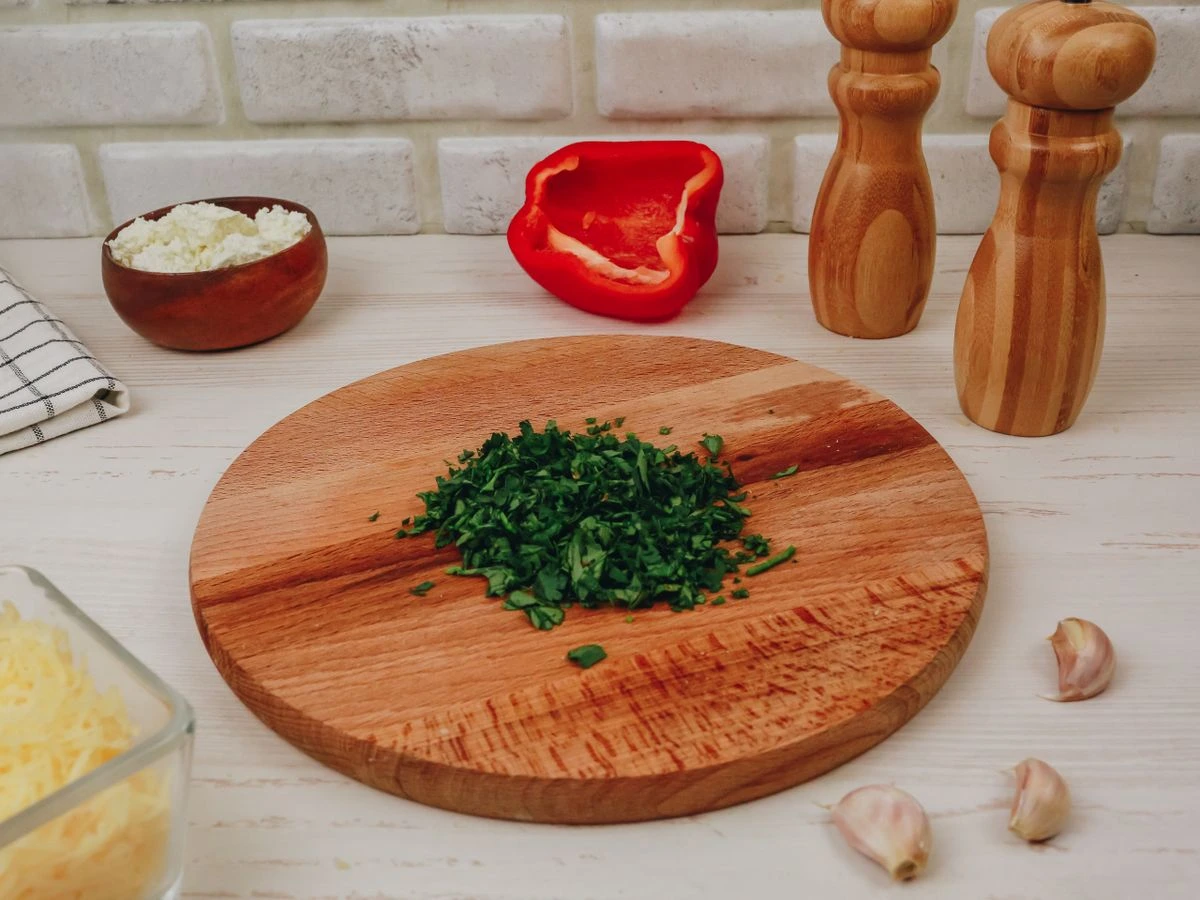 Шаг 4: Запеченный перец с творогом и зеленью