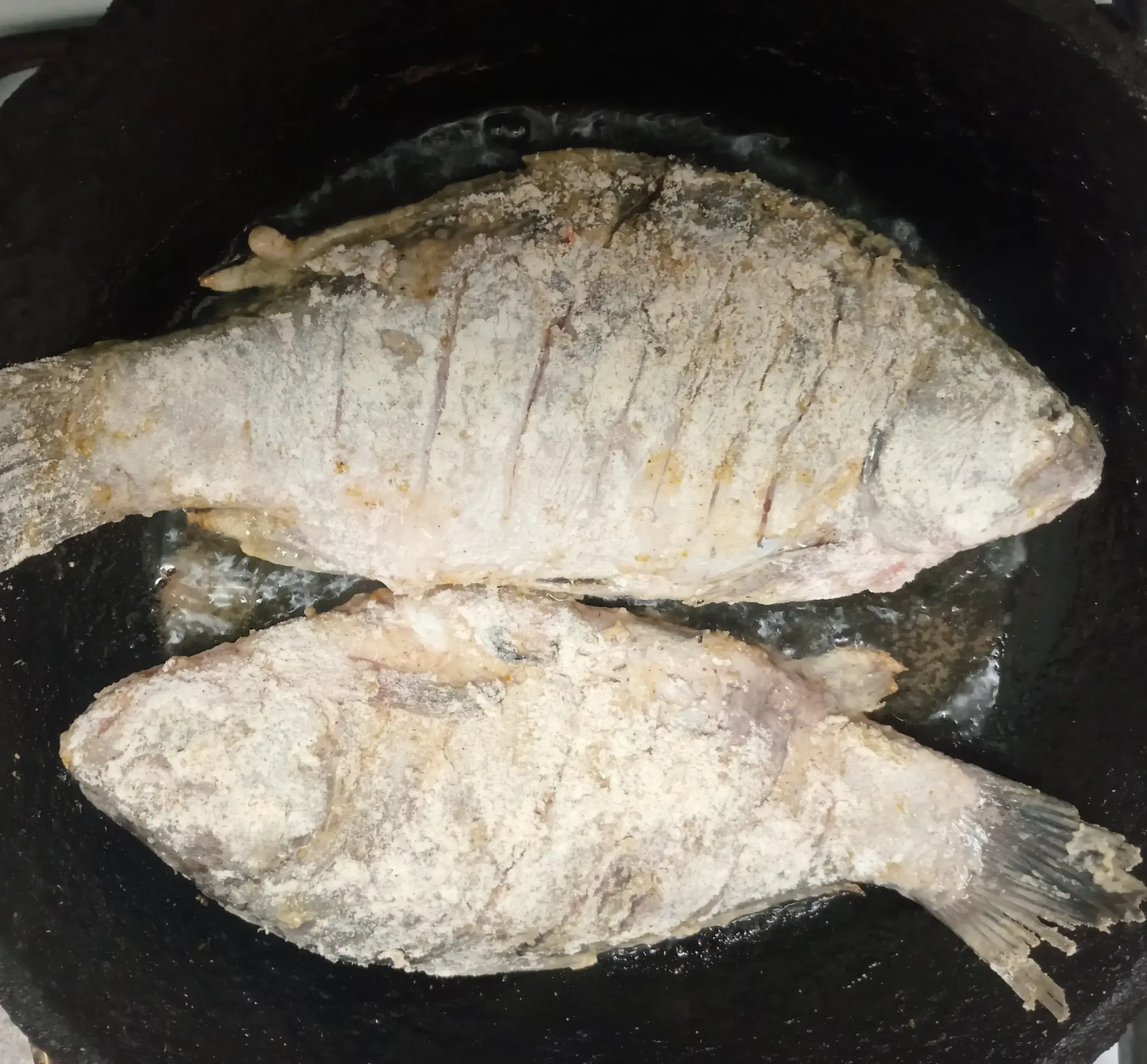 Жареные хрустящие караси: шаг 4