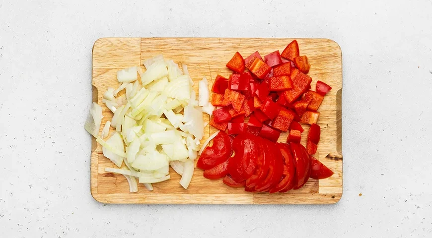 Жаркое в горшочке из теста: шаг 4