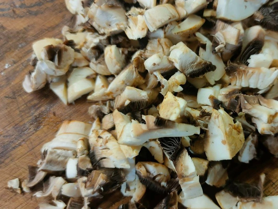 Шаг 4: Жюльен с курицей на сковороде