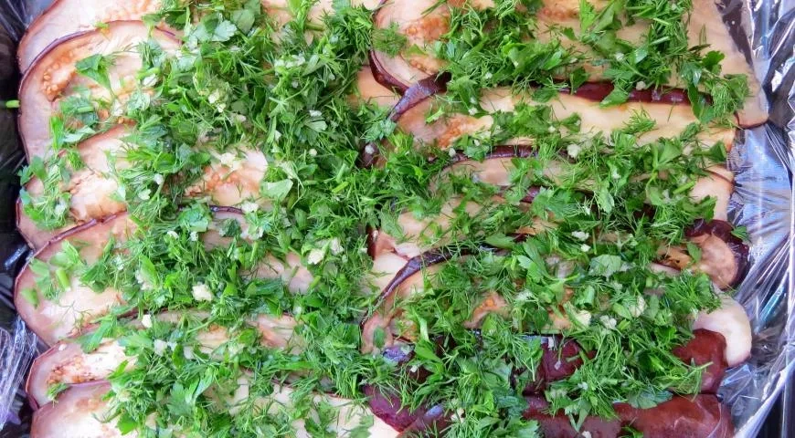 Баклажановый рулет с запеченным перцем: шаг 5