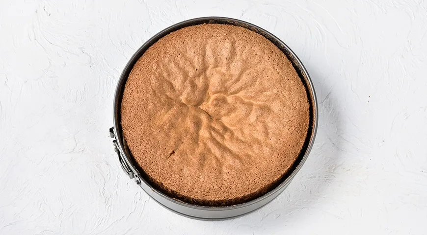 Бисквит на кипятке: шаг 5