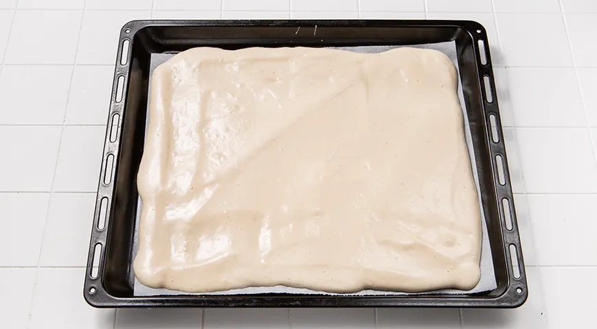 Бисквитный рулет с повидлом: шаг 5