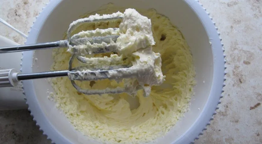 Бисквитный торт "Летний": шаг 5