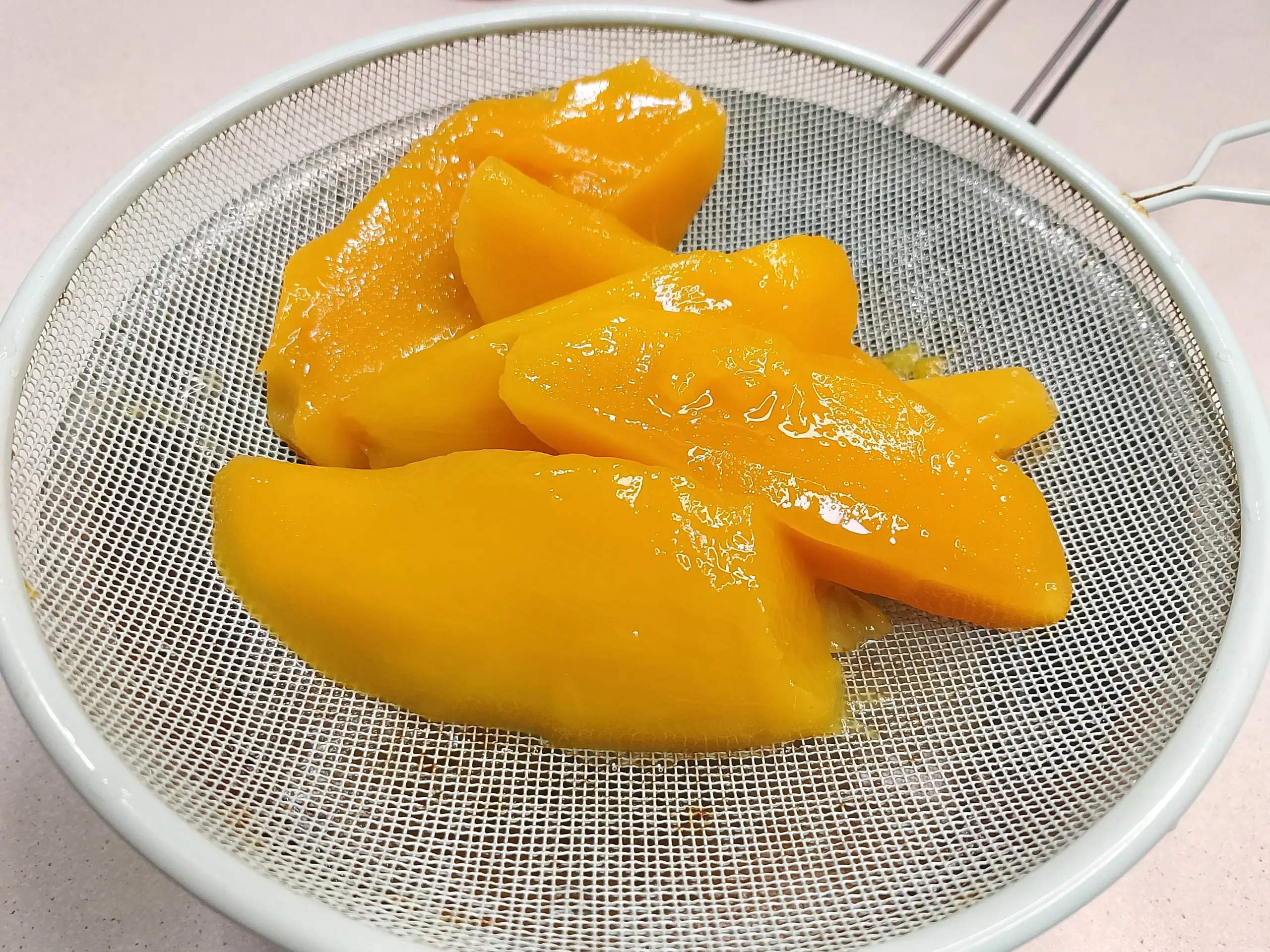 Шаг 5: Блинчики с рикоттой и манго