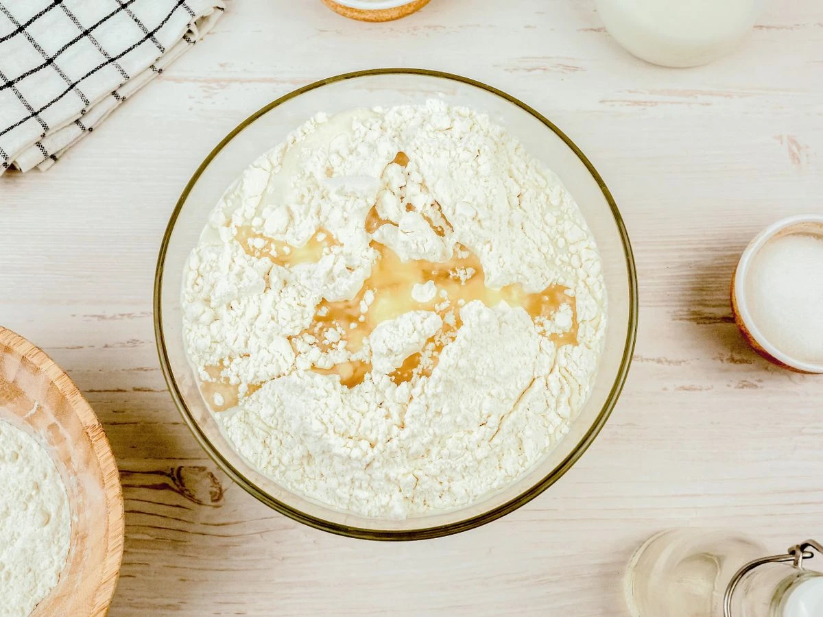 Шаг 5: Блинчики с вишней и сметаной