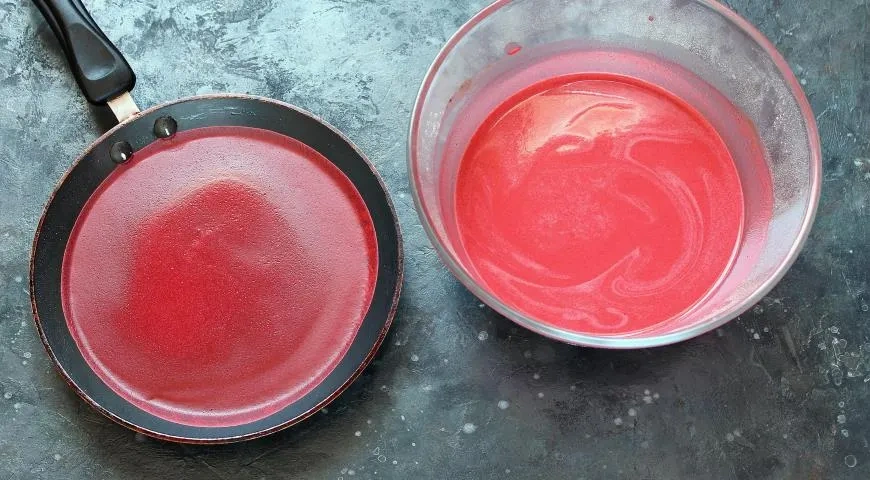 Блинный торт Красный бархат: шаг 5