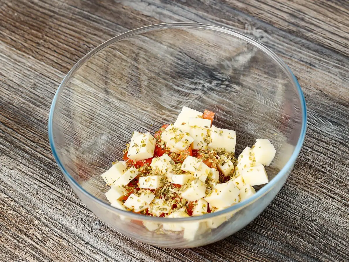 Шаг 5: Брускетта с моцареллой и томатами «Пинк Парадайз»