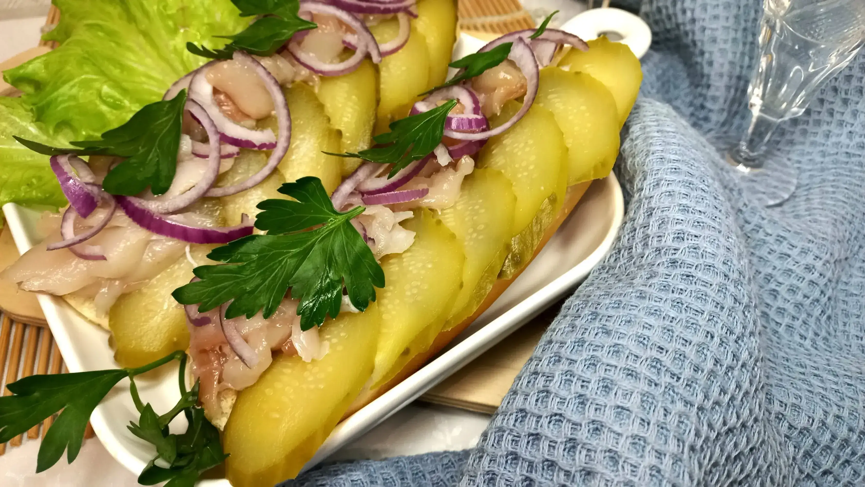 Бутерброд со скумбрией и огурцом: шаг 5