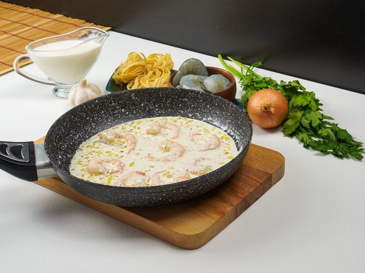 Шаг 5: Быстрая паста с креветками в сливочно-чесночном соусе