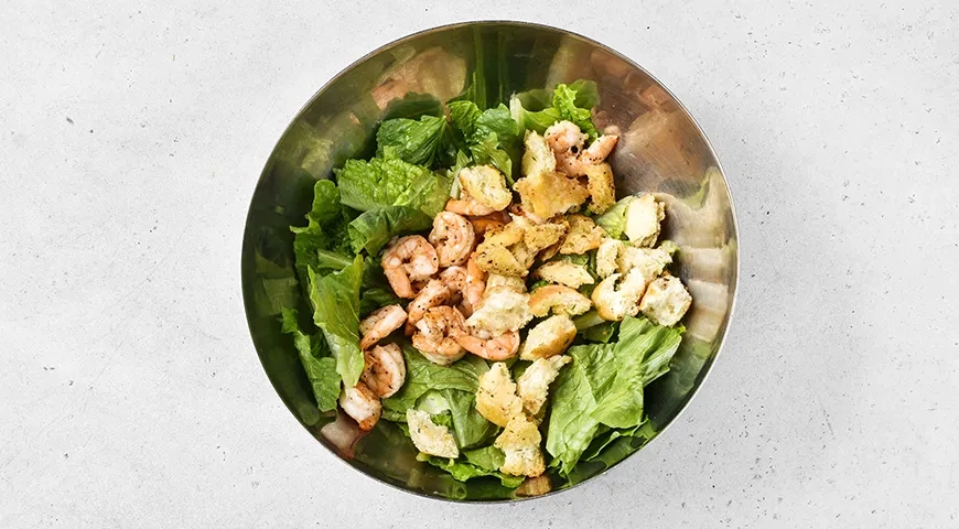 «Цезарь» с креветками от Ивлева: шаг 5