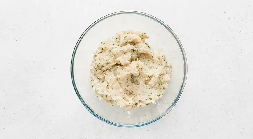 Чебуреки из капусты с куриным фаршем: шаг 5