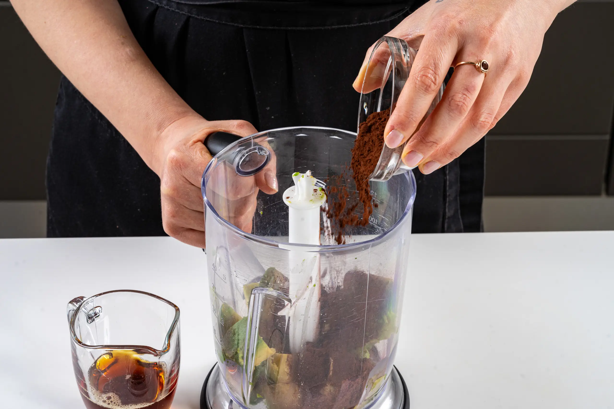 Шаг 5: Десерт из авокадо в стаканчике