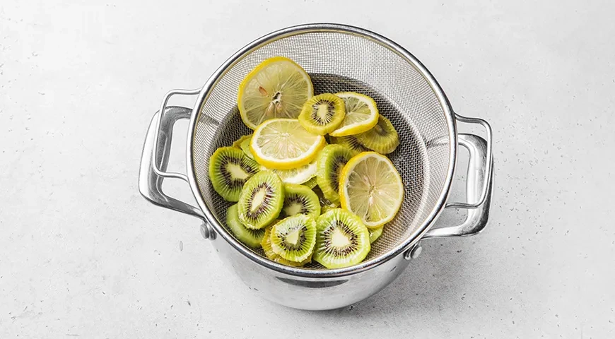 Домашние цукаты из киви: шаг 5