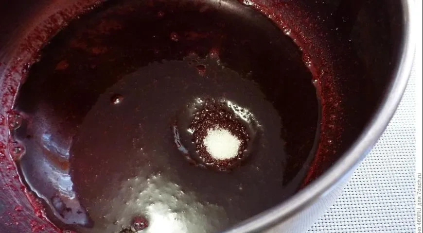 Джем из винограда и черноплодной рябины: шаг 5