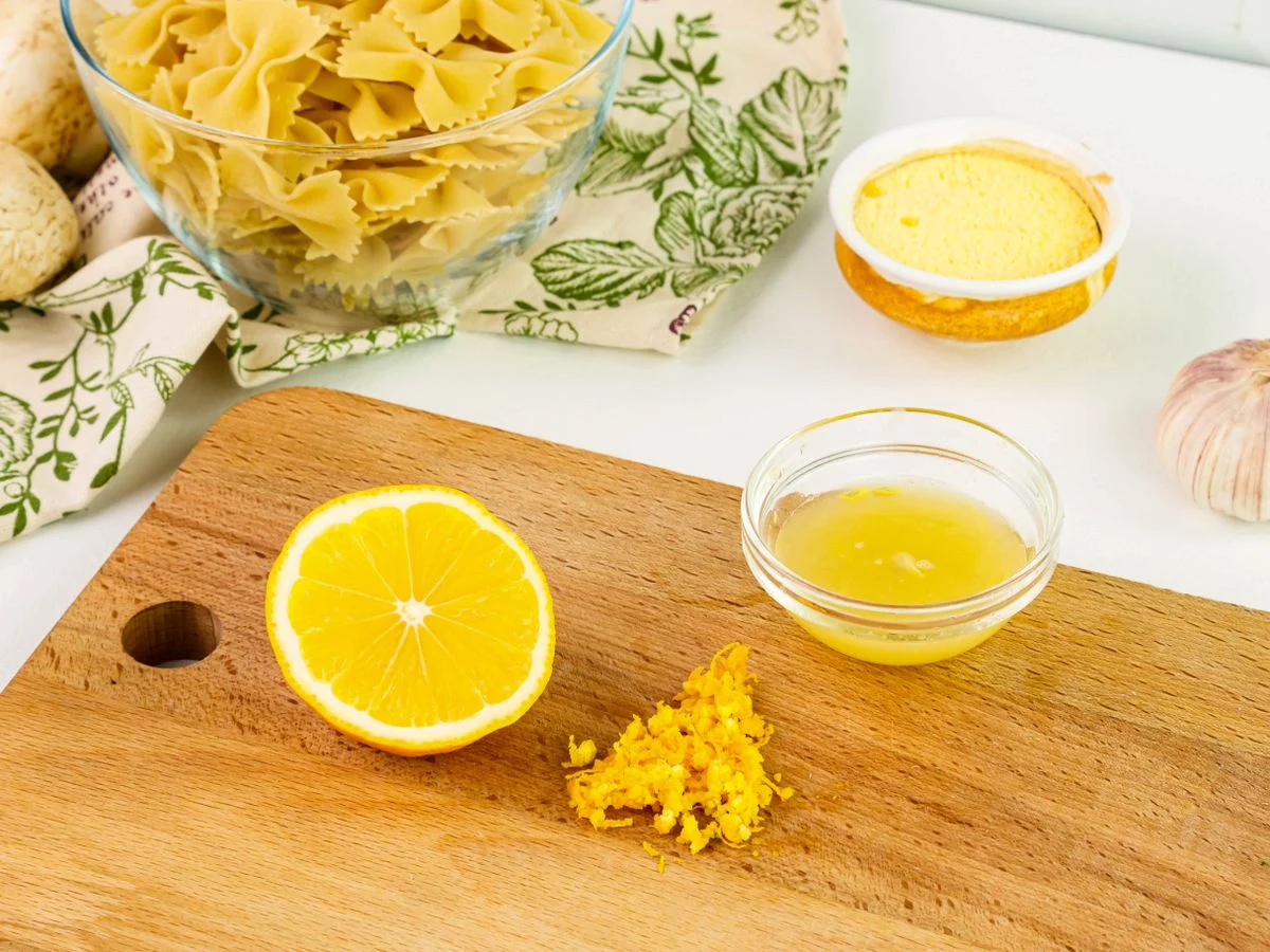 Шаг 5: Фарфалле с брокколи и шампиньонами в сливочно-цитрусовом соусе