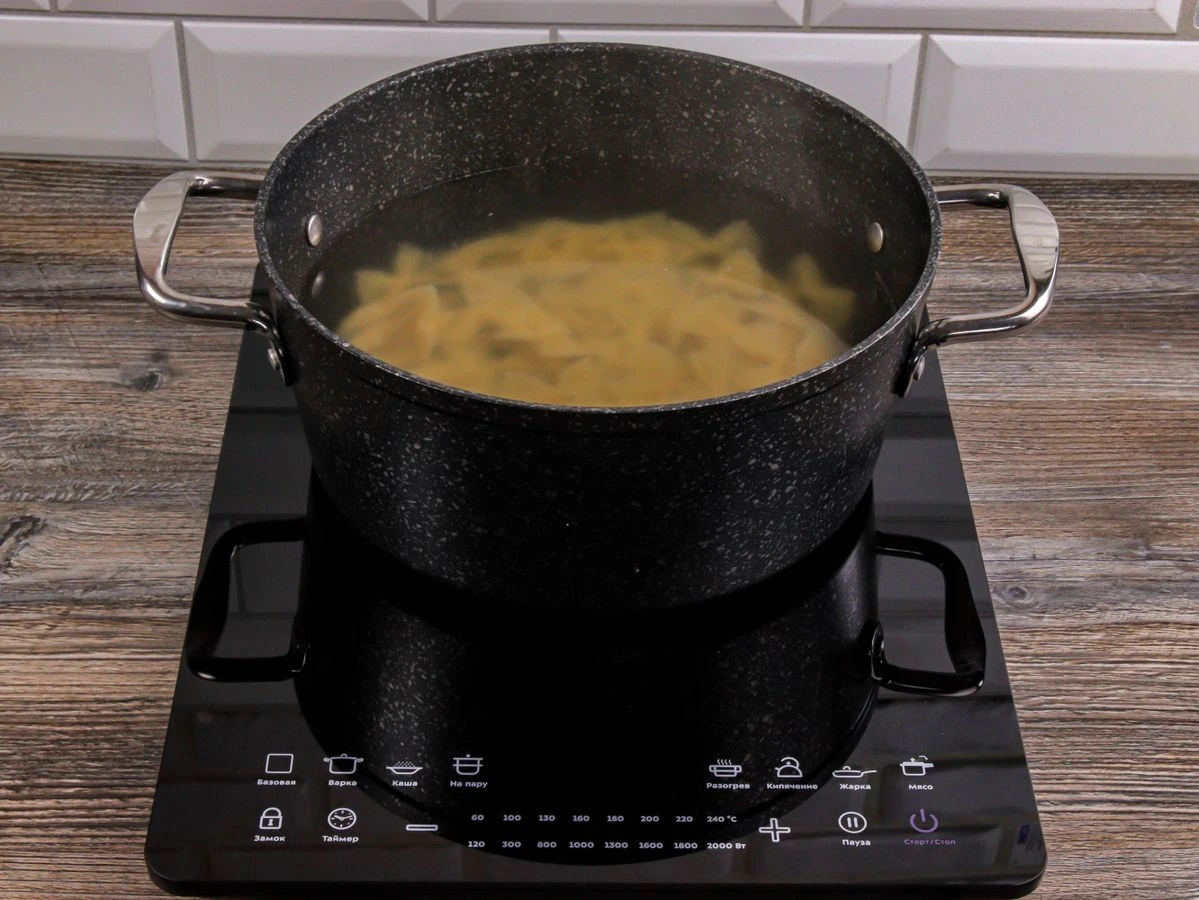 Шаг 5: Фарфалле с красной рыбой