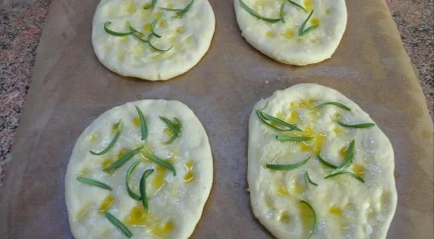 Итальянская фокачча с чесночным маслом: шаг 5