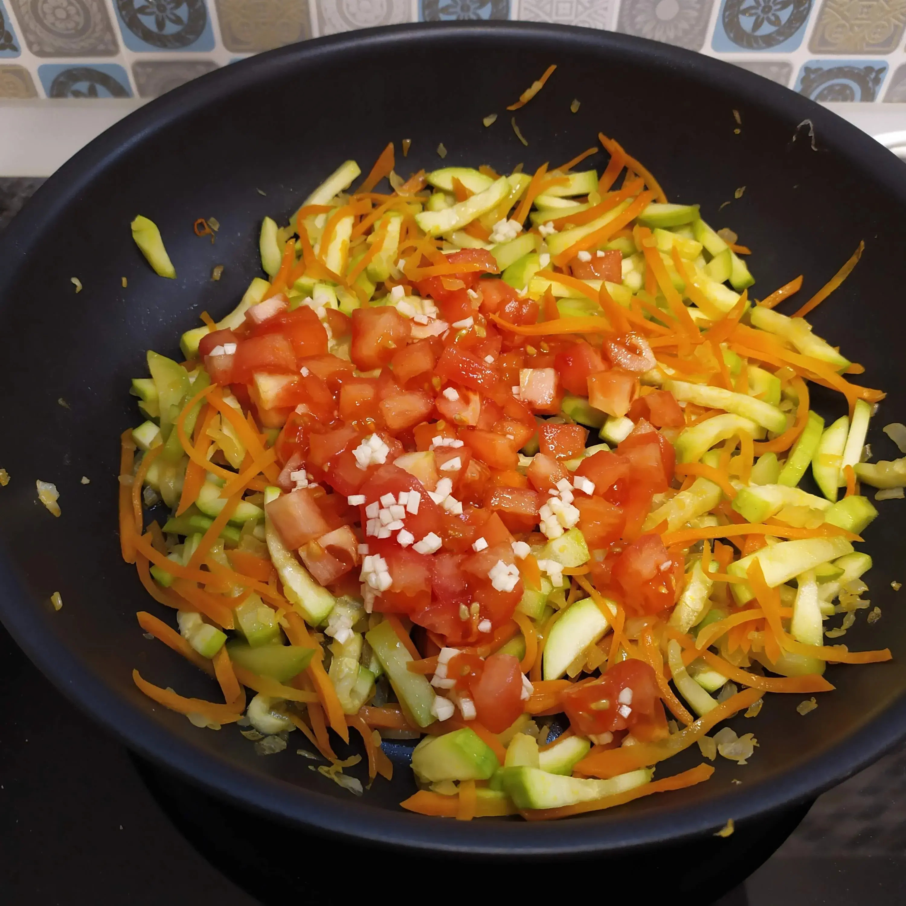 Голубцы из пекинской капусты под овощным соусом: шаг 5