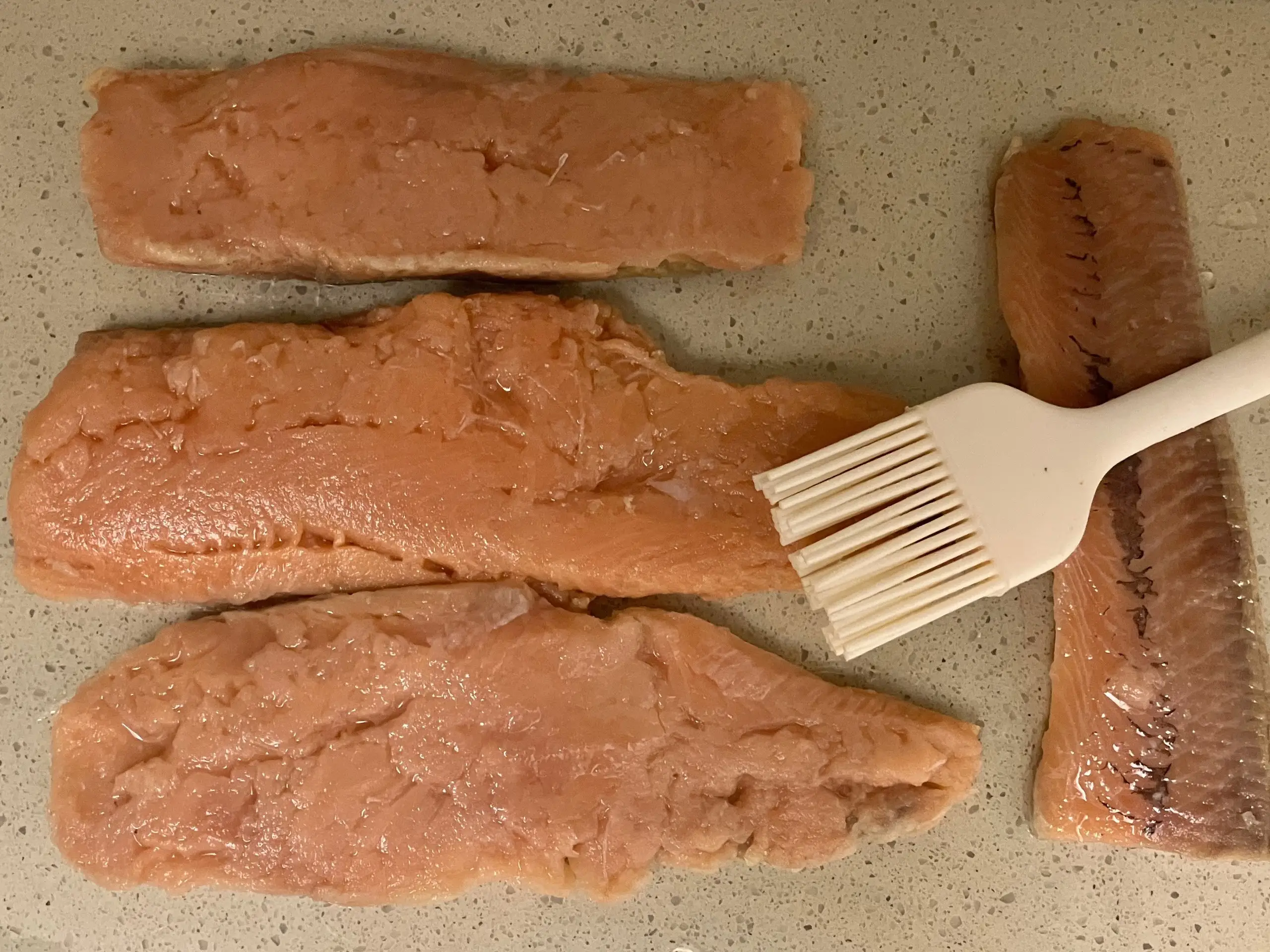 Шаг 5: Горбуша с медовым соусом