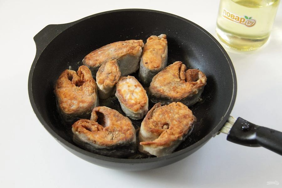 Шаг 5: Горбуша в сметане на сковороде