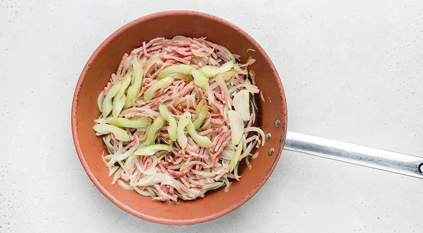 Гороховое пюре с колбасой: шаг 5