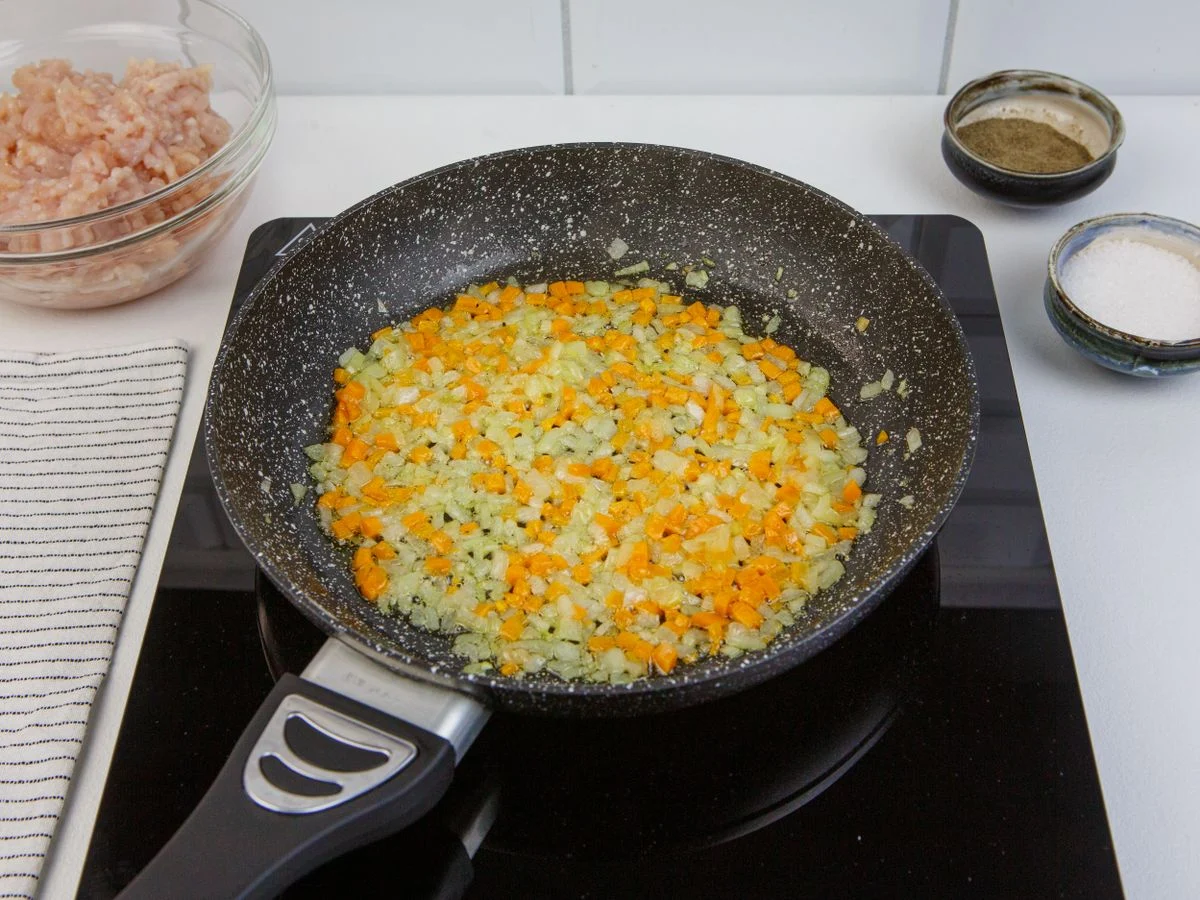 Шаг 5: Гречневый суп с фрикадельками