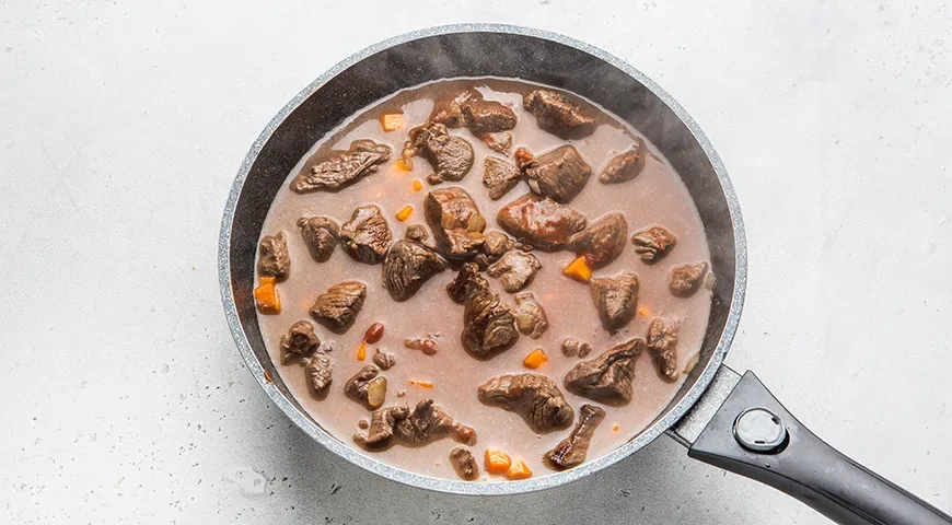 Гуляш из говядины как в советской столовой: шаг 5