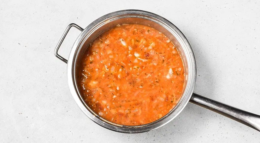 Гуляш из курицы с подливкой на сковороде: шаг 5