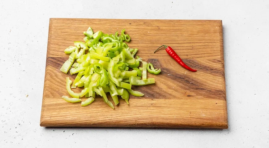 Хе из карпа – корейская острая закуска из рыбы: шаг 5