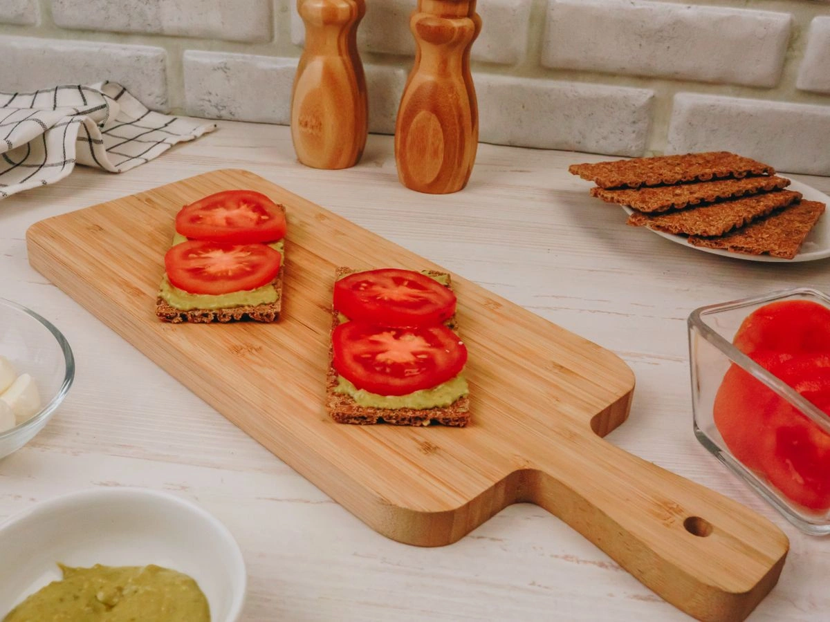 Шаг 5: Хлебцы «Капрезе» с томатами «Пинк Парадайз»