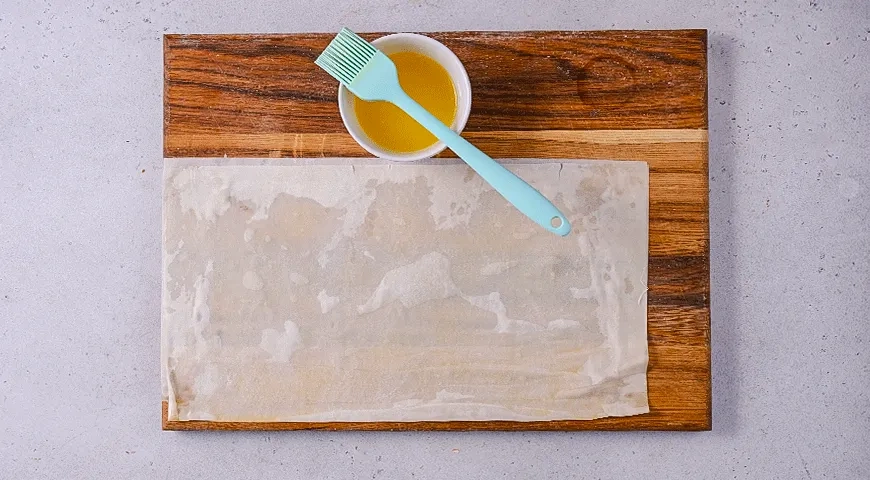 Хрустящие пирожки-конфеты из теста фило с курицей и брокколи: шаг 5