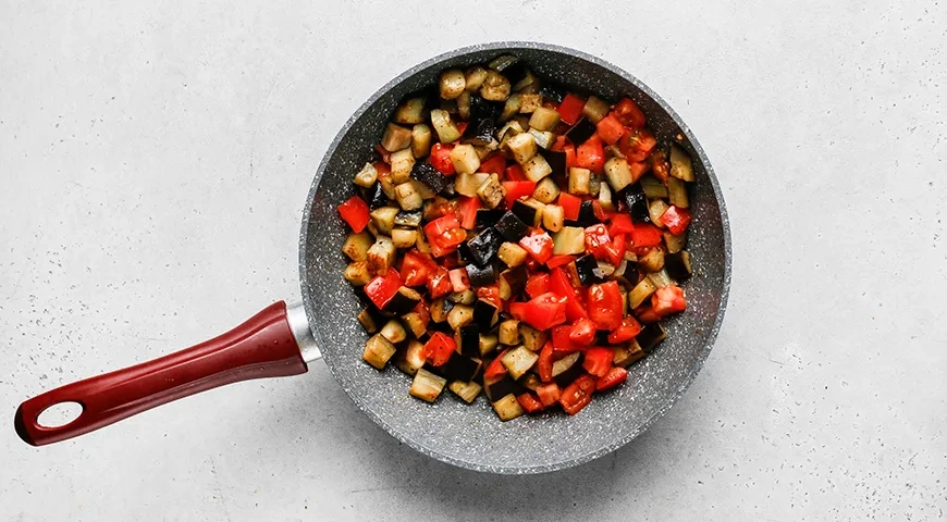 Капуста, тушенная с баклажанами: шаг 5