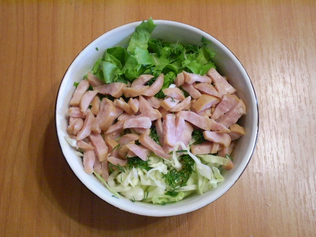 Шаг 5: Капустный салат с майонезом