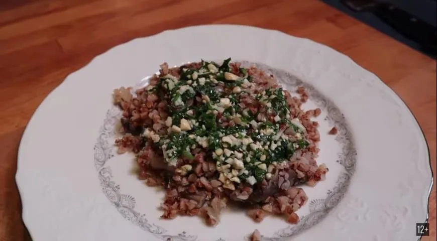 Карантинная гречка с орехами: шаг 5
