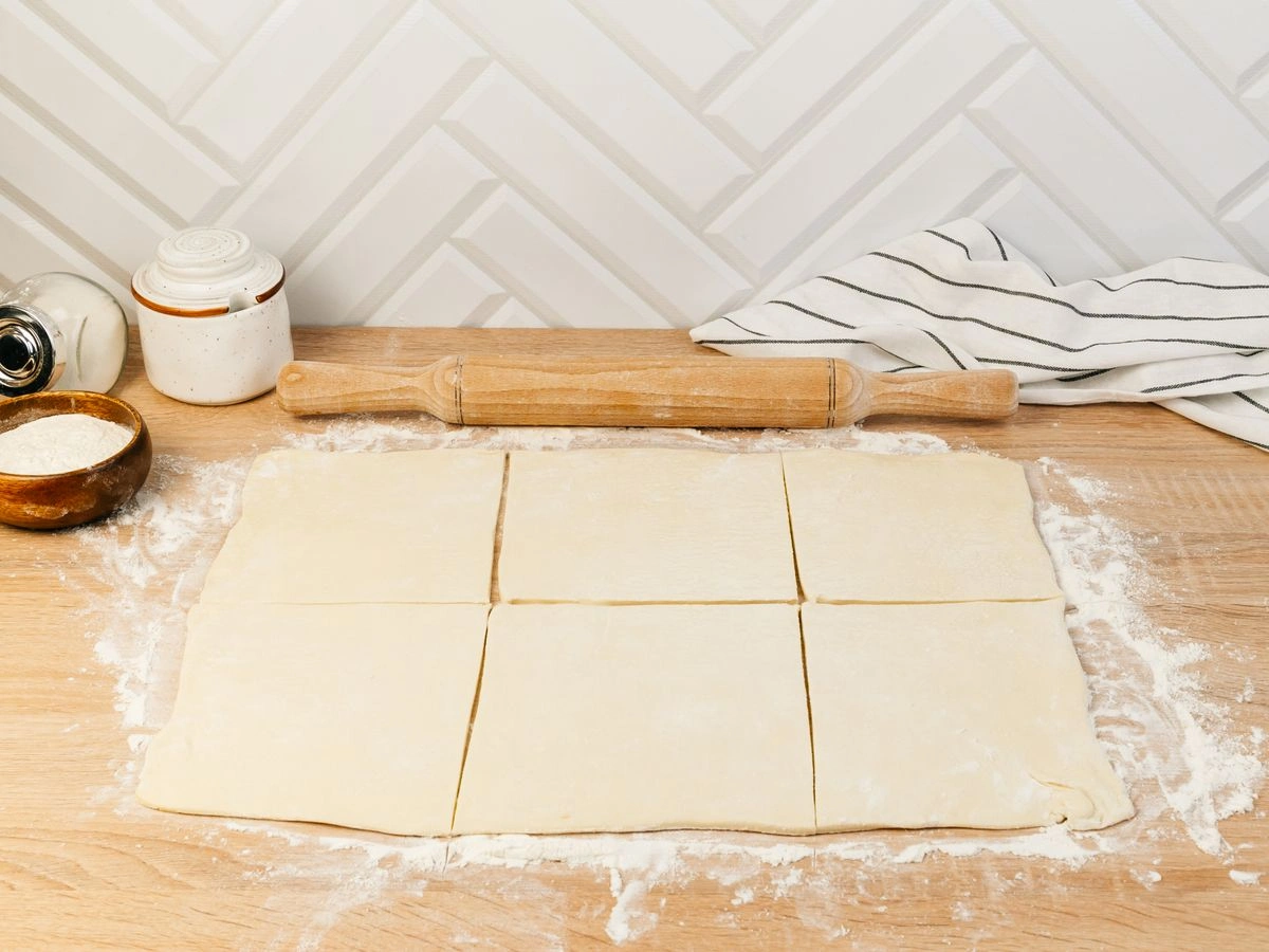 Шаг 5: Конвертики с творогом и изюмом