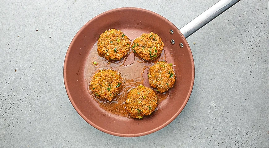 Котлеты из чечевицы с булгуром: шаг 5