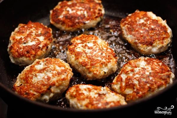 Шаг 5: Котлеты куриные с сыром