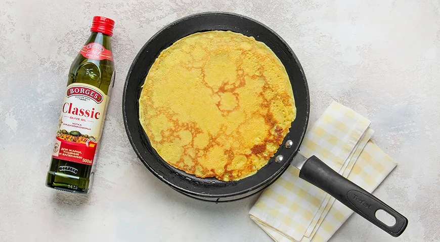 Кукурузные блинчики с куркумой и карамелизованными ананасами: шаг 5