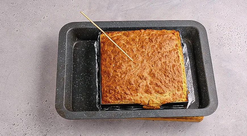 Кукурузные кексы с сосисками: шаг 5