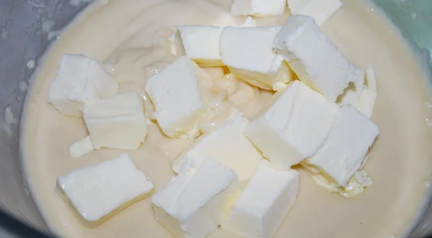 Кулич с шоколадом и миндалем: шаг 5