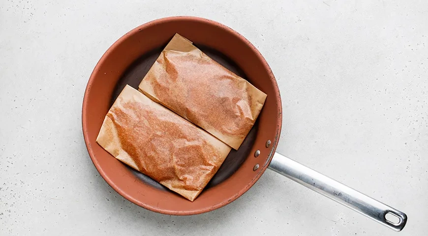 Куриное филе, жаренное в пергаменте: шаг 5